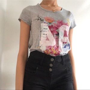 94 Old Navy Grey Graphic Floral T-Shirt
